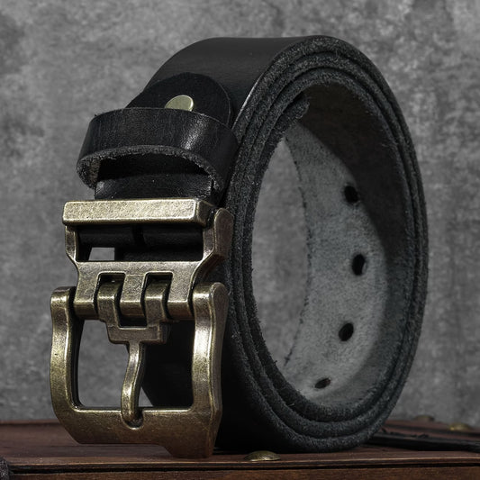 A handcrafted men's genuine leather buckle belt—a versatile waist accessory that exudes youthful energy while retaining a touch of vintage charm. Meticulously crafted from premium top-grain cowhide.